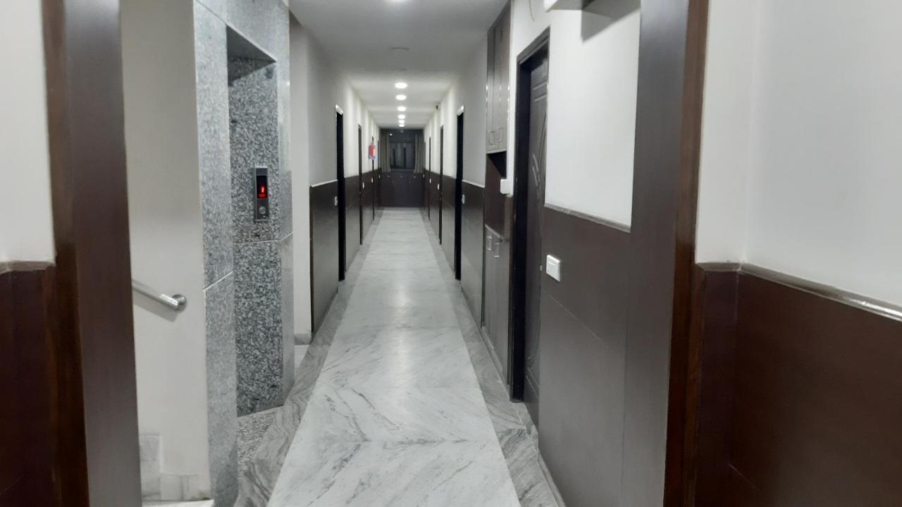 Hotel Sar Kamla Dham Skd Vrindavan Fully Vaccinated Staff Vrindāvan Exterior photo