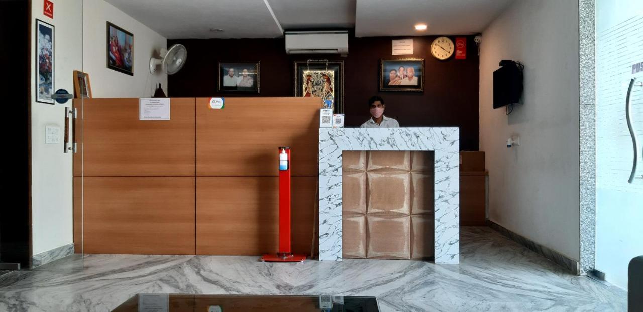 Hotel Sar Kamla Dham Skd Vrindavan Fully Vaccinated Staff Vrindāvan Exterior photo