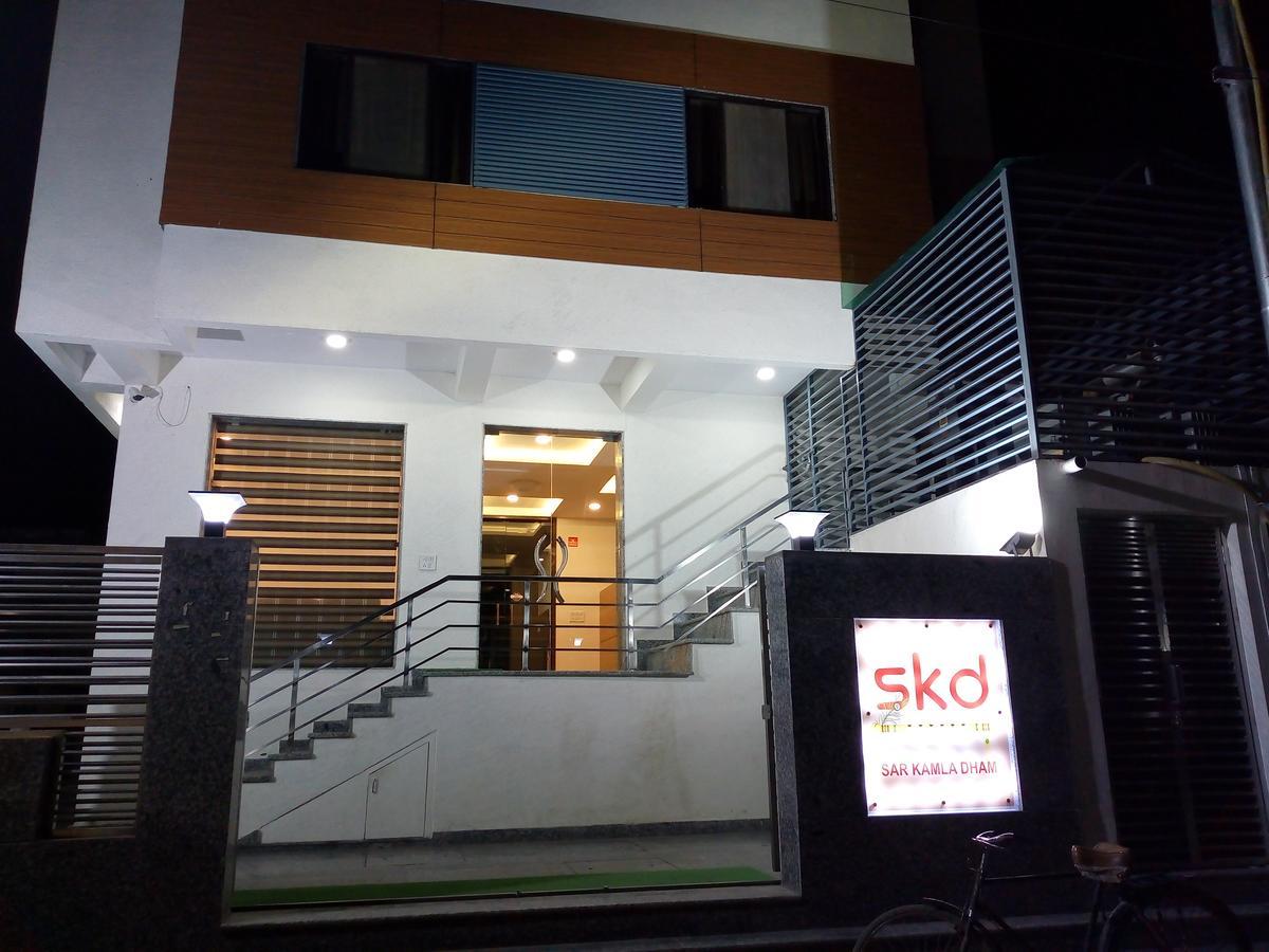 Hotel Sar Kamla Dham Skd Vrindavan Fully Vaccinated Staff Vrindāvan Exterior photo