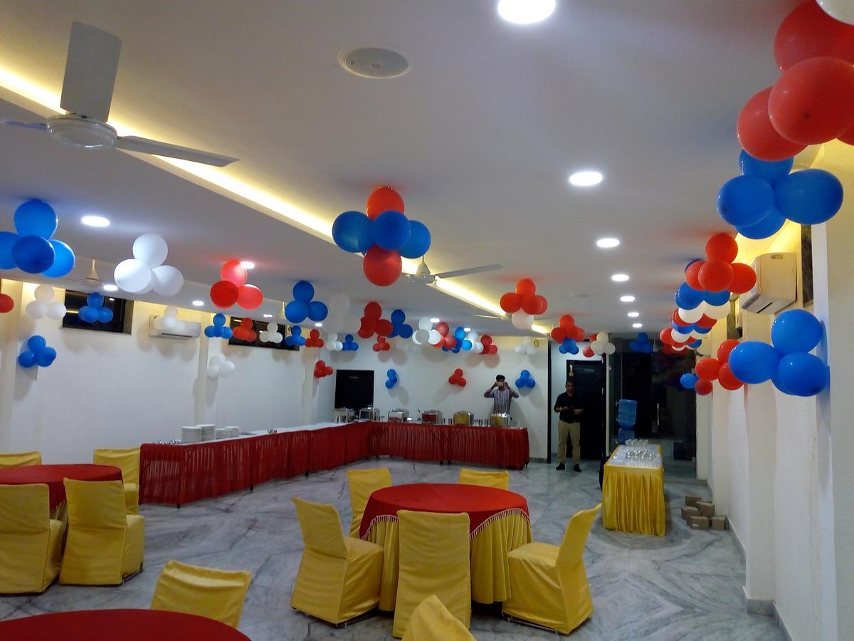Hotel Sar Kamla Dham Skd Vrindavan Fully Vaccinated Staff Vrindāvan Exterior photo
